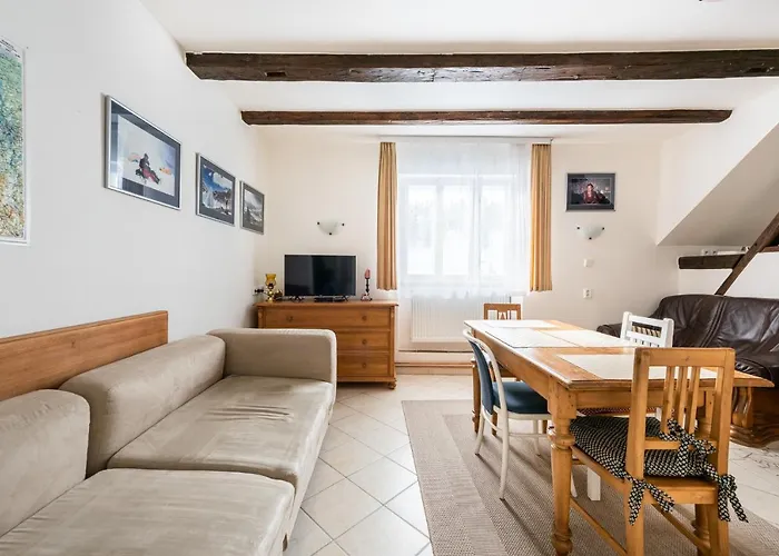 Apartamento černý Vlk,